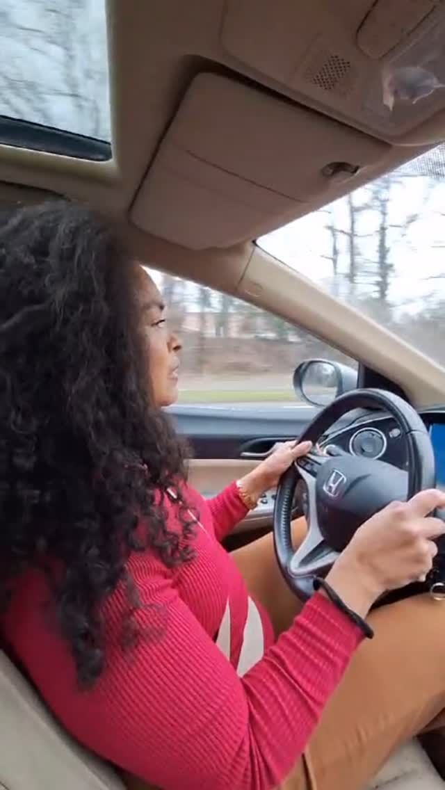 ✨Wat doe ik in de rustige periodes vóór het bruidsseizoen✨

Veel mensen denken dat ik pas in actie kom als het trouwseizoen begint… Maar wist je dat ik in deze maanden juist keihard werk achter de schermen? 💄🎥

Vandaag was ik op locatie bij @leurinkmode waar ik de visagie verzorgde voor een zakelijke fotoshoot. Dit is een van de dingen die ik doe in de rustigere maanden, naast het geven van make-upcursussen. Ik blijf bezig met het perfectioneren van mijn skills en het delen van mijn kennis!

💡 Wil jij zelf leren hoe je een flawless en professionele bruidslook creëert? Mijn 3-daagse Bridal Makeup Mastery start over 1 week, en er is nog 1 plek beschikbaar! ✨

📅 Ook in maart heb ik nog plekken vrij!
💰 Schrijf je nu in en ontvang €100 korting!

📩 Stuur me een berichtje voor meer info of om je plek te reserveren! 🔥

#MakeupArtist #Bruidsmakeup #MakeupMastery #VisagieOpLocatie #zakelijkefotoshoot #beautycoach #fotoshooting #leurinkmode #muah #visagie #makeup #borne